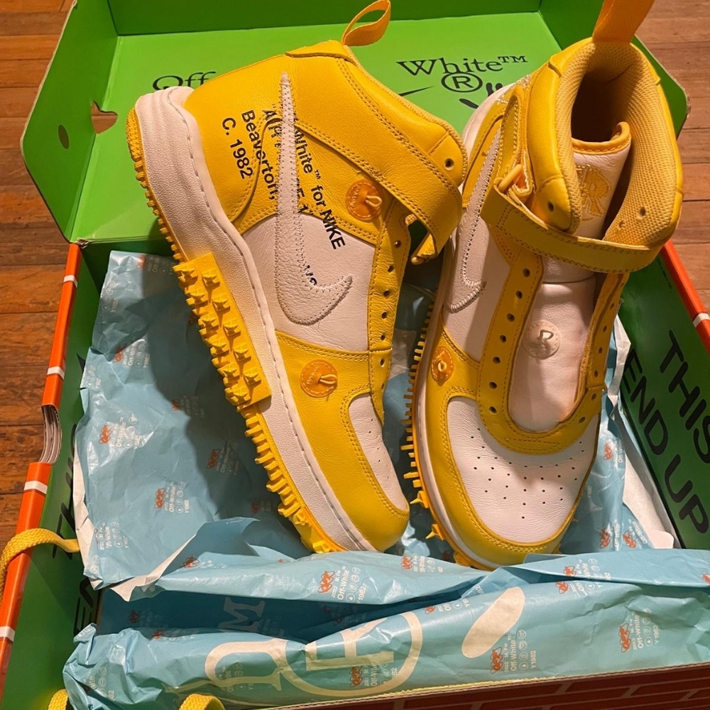 Stylish Yellow and White Sneakers - Picture 5 of 8